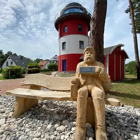 Exklusiver Design-leuchtturm Auf Ruegen Im Denkmal-stil