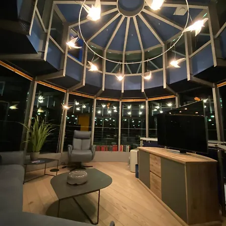 Exklusiver Design-leuchtturm Auf Ruegen Im Denkmal-stil Prázdninový dům